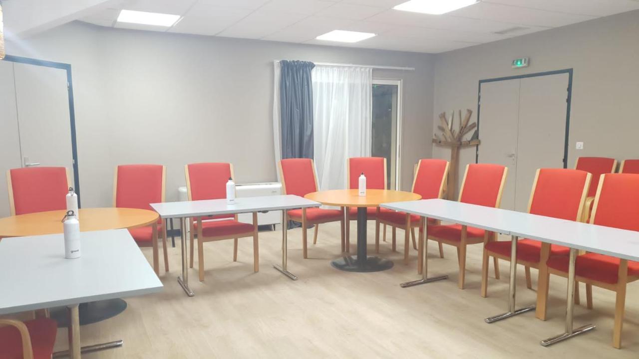 Greet Hotel Castres Saix Saix  Экстерьер фото