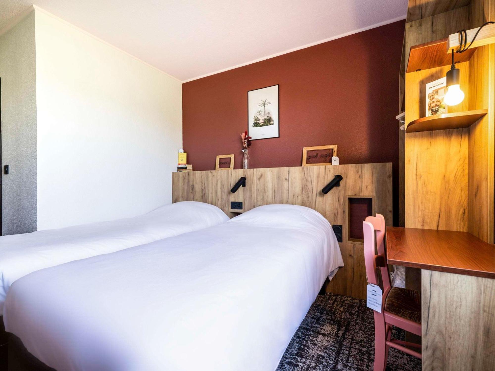 Greet Hotel Castres Saix Saix  Экстерьер фото